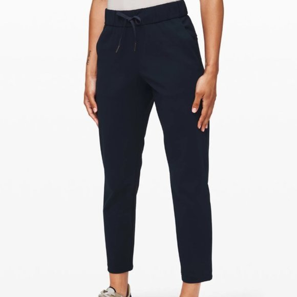 lululemon athletica Pants - Lululemon On the Fly 7/8 pant navy size 8